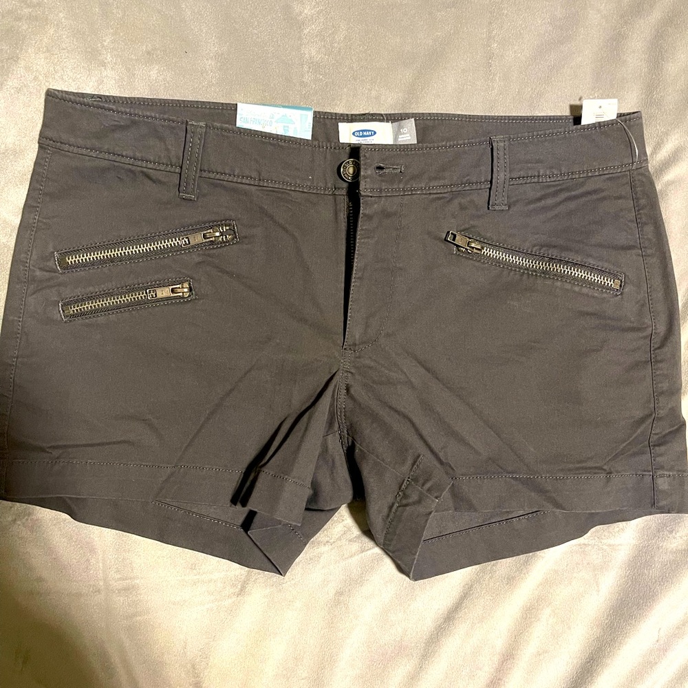 Super cute khaki material Shorts